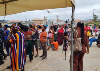 Osun Decides: Large turnout in Ikire as voters await accreditation