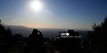 Solar eclipse begins across UK, Europe