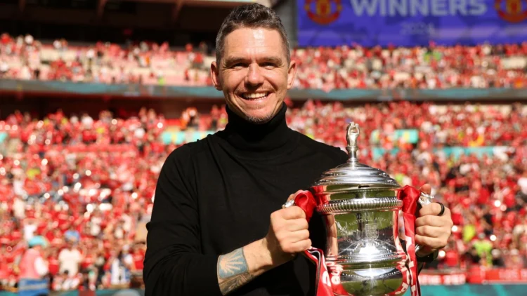 Skinner resigns as Manchester United Coach