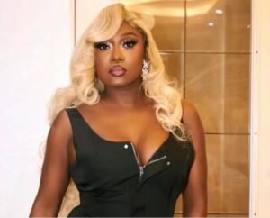 Singer Niniola returns with new single“ O Du Mi” after husband’s death