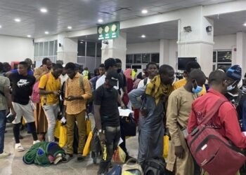 Enugu Traditional ruler donates N7.7m to 77 South Africa returnees