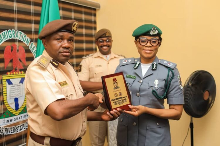 Nigeria Customs, NIS deepen collaboration to tackle cross-border crimes