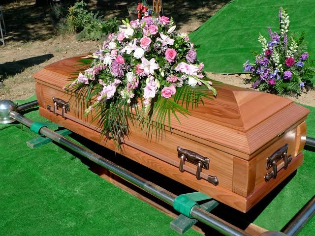 Man dies after falling into father’s grave in Brazil